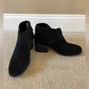 NEW- Toms Lacy black suede Boots